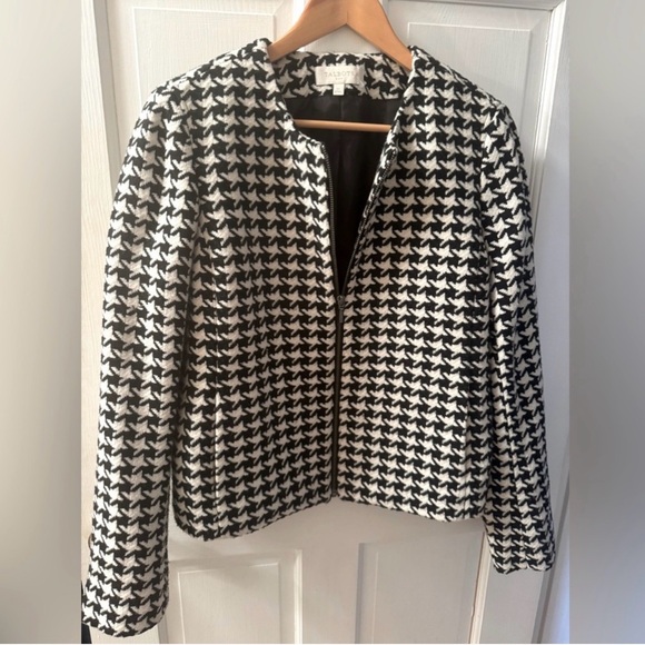 Talbots Jackets & Blazers - Talbots Wool Blend Black & White Houndstooth Blazer Zip Front lined